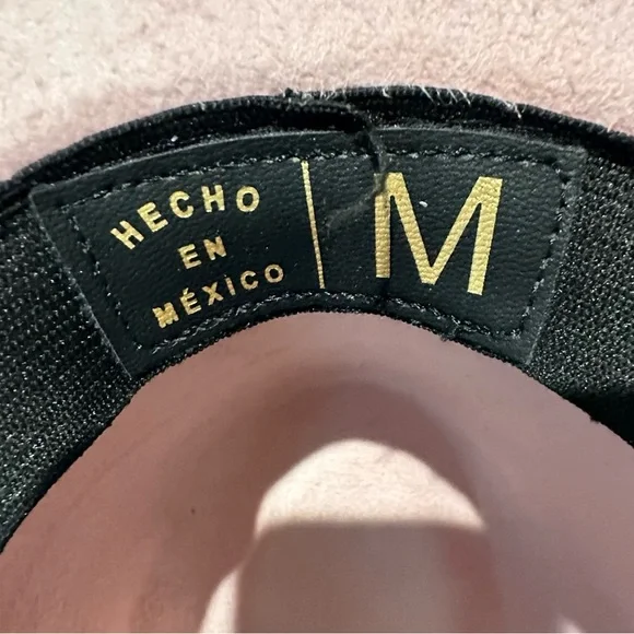 Pink Felt Hat with Pom Pom band. So fun. So unique. Removable band. Fedora - Picture 4 of 4